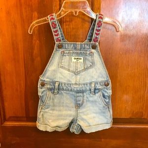 🎉🎉 3 for $20 🎉🎉 Baby OshKosh B’gosh bib Overall Shorts 12 months.